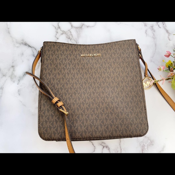 Michael Kors Large Messenger Bag Crossbody  MK - Picture 5 of 8